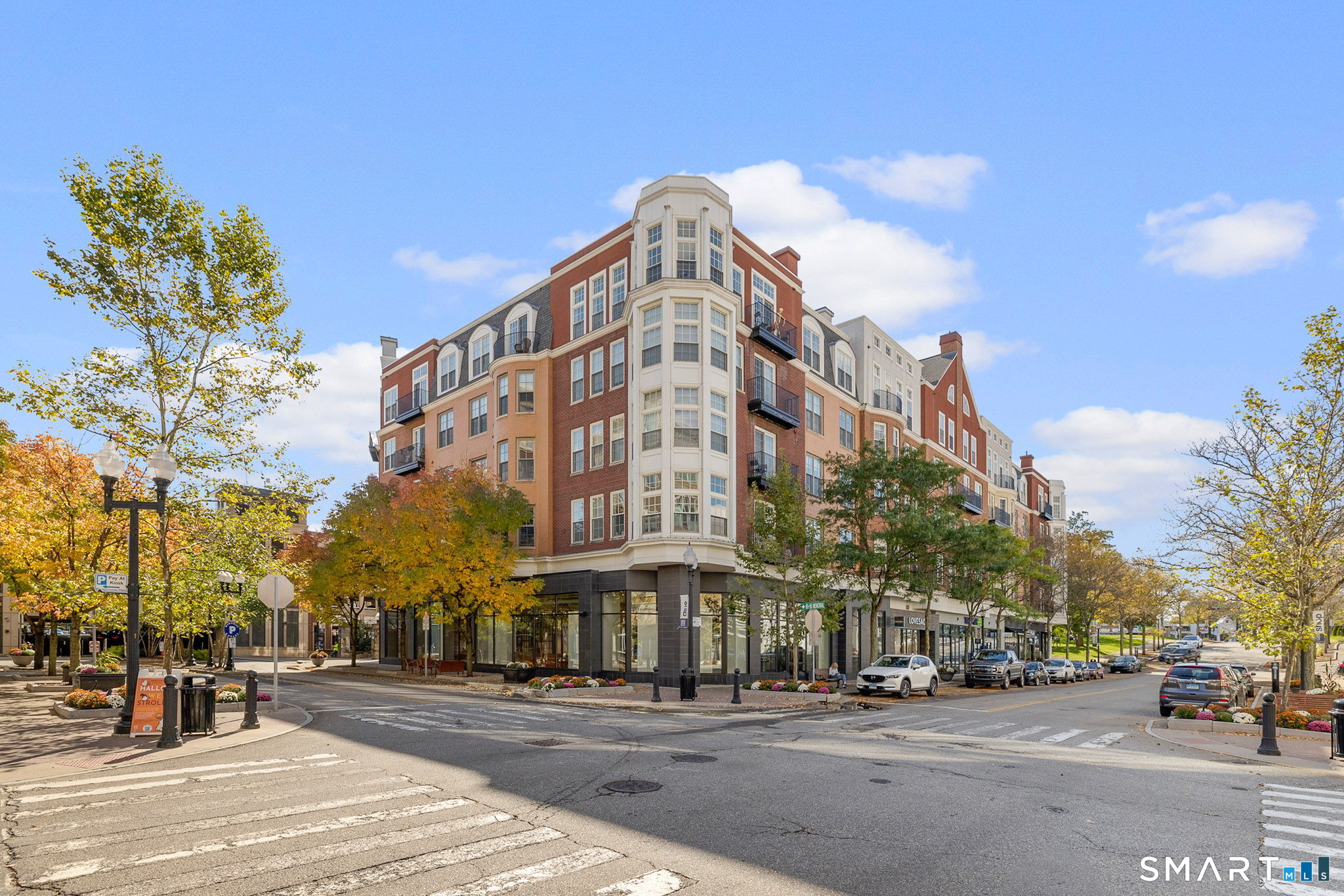 85 Memorial Road West Hartford CT 06107