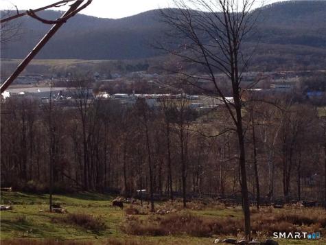 15 Fordyce Court New Milford CT 06776