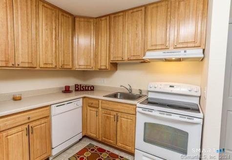 15 Fordyce Court New Milford CT 06776