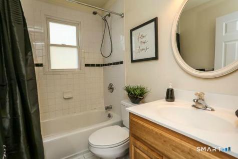 15 Fordyce Court New Milford CT 06776