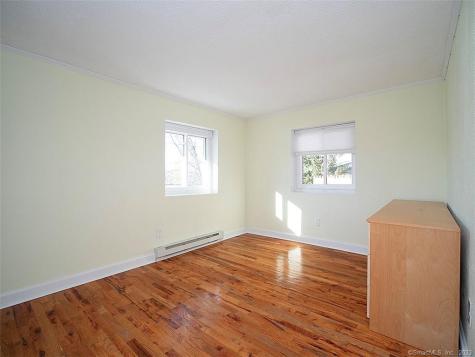 16 Maiden Lane Seymour CT 06483