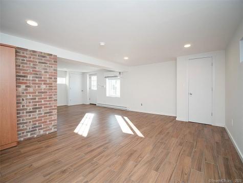 16 Maiden Lane Seymour CT 06483