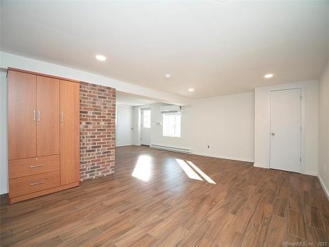 16 Maiden Lane Seymour CT 06483