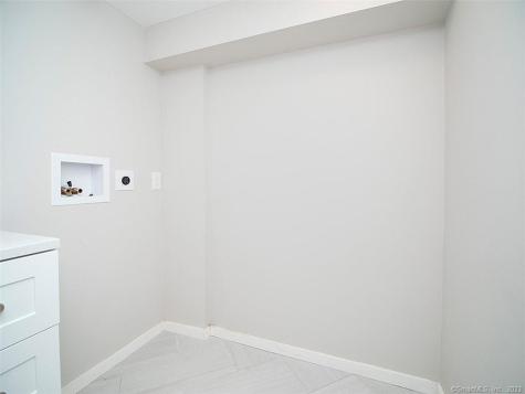 16 Maiden Lane Seymour CT 06483