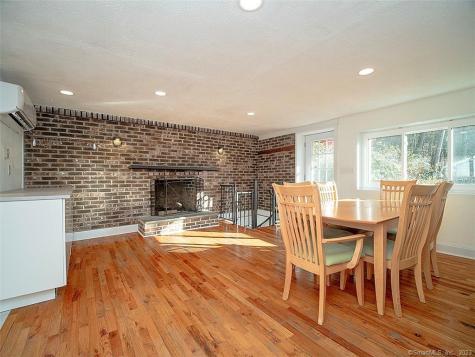 16 Maiden Lane Seymour CT 06483