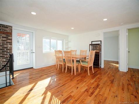 16 Maiden Lane Seymour CT 06483