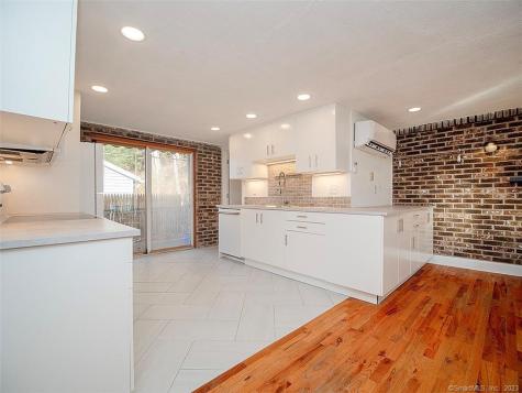 16 Maiden Lane Seymour CT 06483