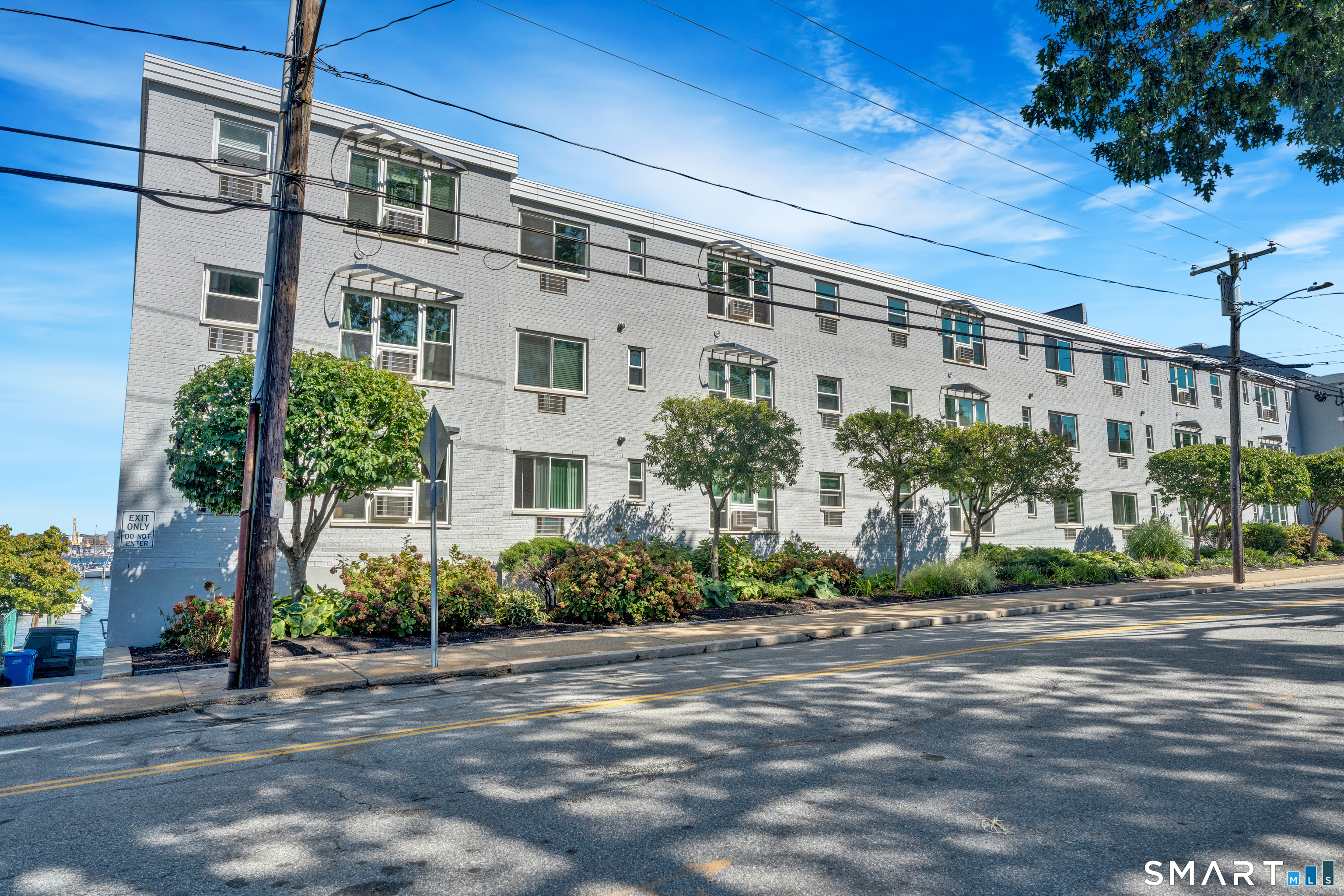 184 Pequot Avenue New London CT 06320