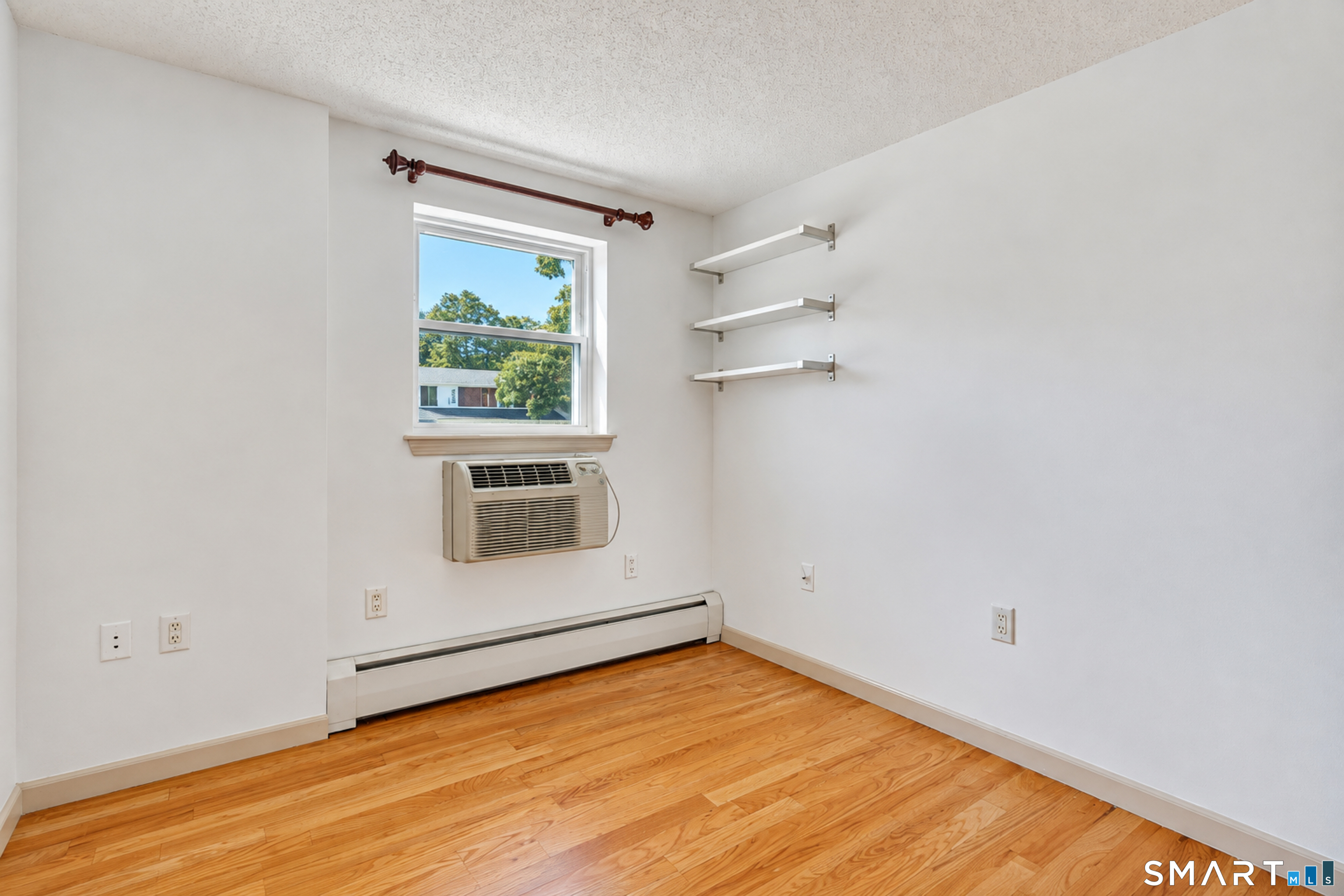 184 Pequot Avenue New London CT 06320