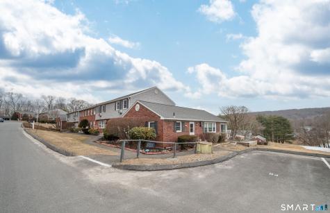 86 Old Farms Lane New Milford CT 06776