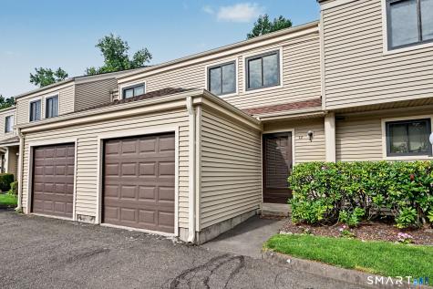 32 Deer Run Bethel CT 06801