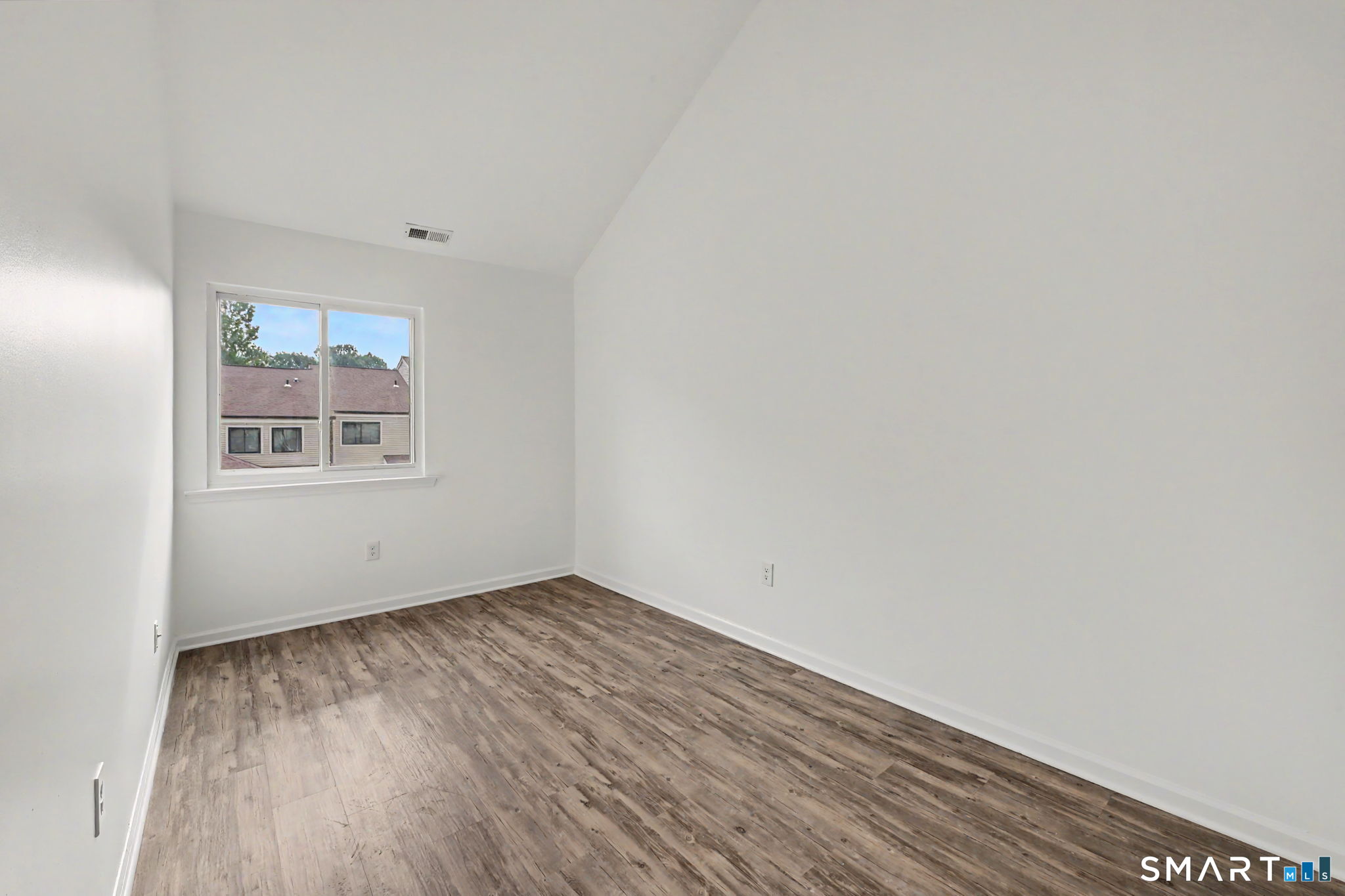 32 Deer Run Bethel CT 06801