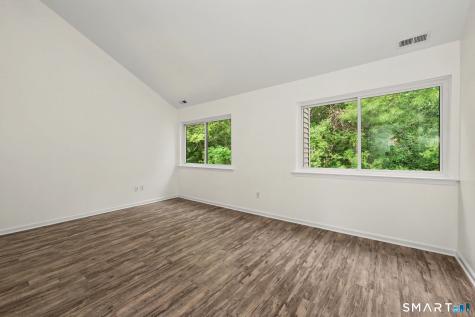 32 Deer Run Bethel CT 06801