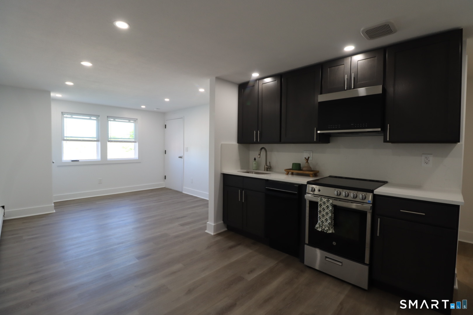 149 Garfield Avenue New London CT 06320