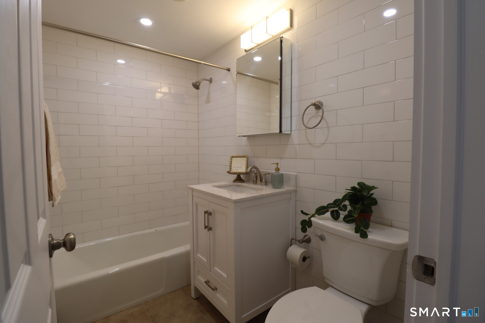 149 Garfield Avenue New London CT 06320