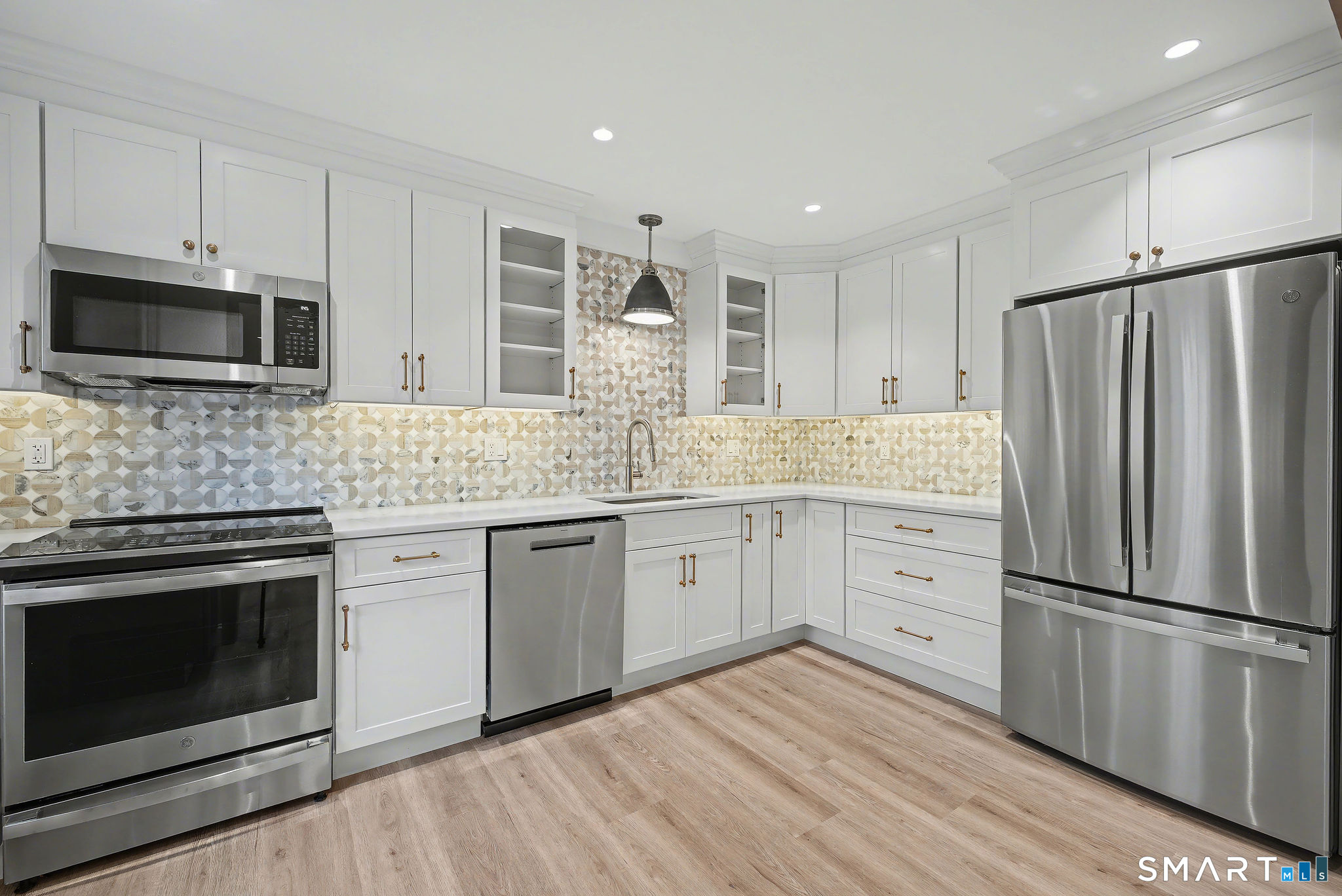 156 Heatherwood Drive Brookfield CT 06804