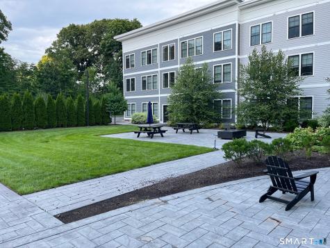 33 Old Tavern Road Orange CT 06477
