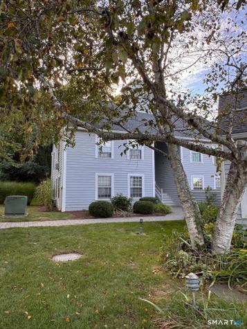 43 River Colony Guilford CT 06437