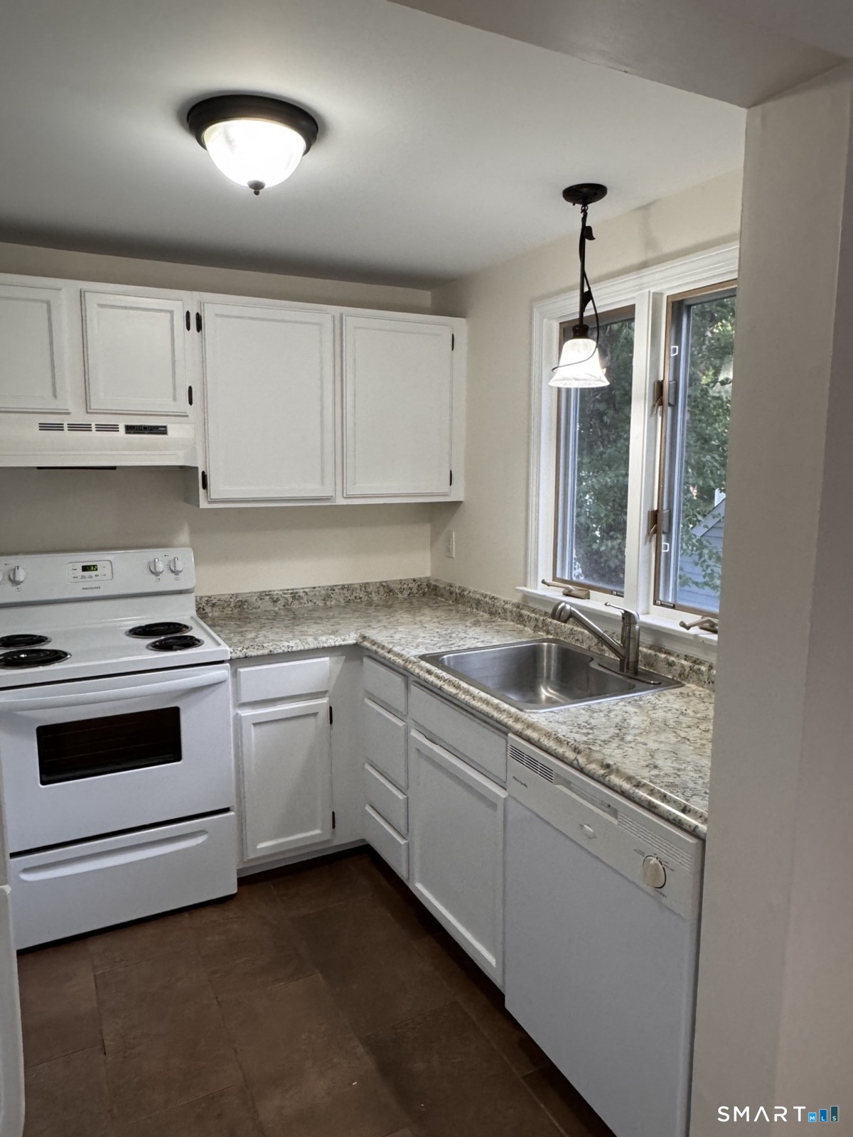 43 River Colony Guilford CT 06437