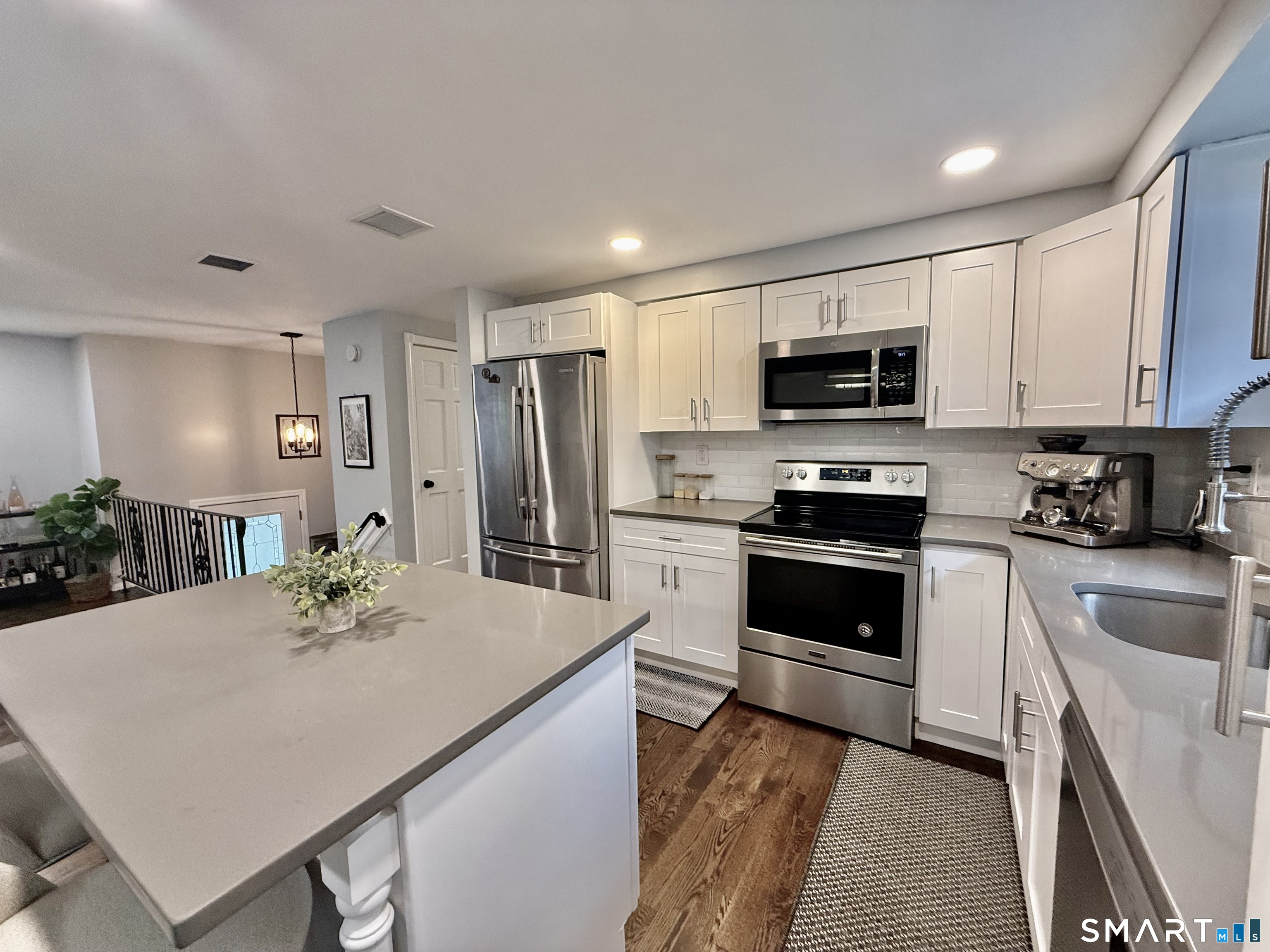 32 Cullen Avenue West Haven CT 06516