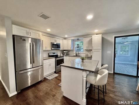 32 Cullen Avenue West Haven CT 06516
