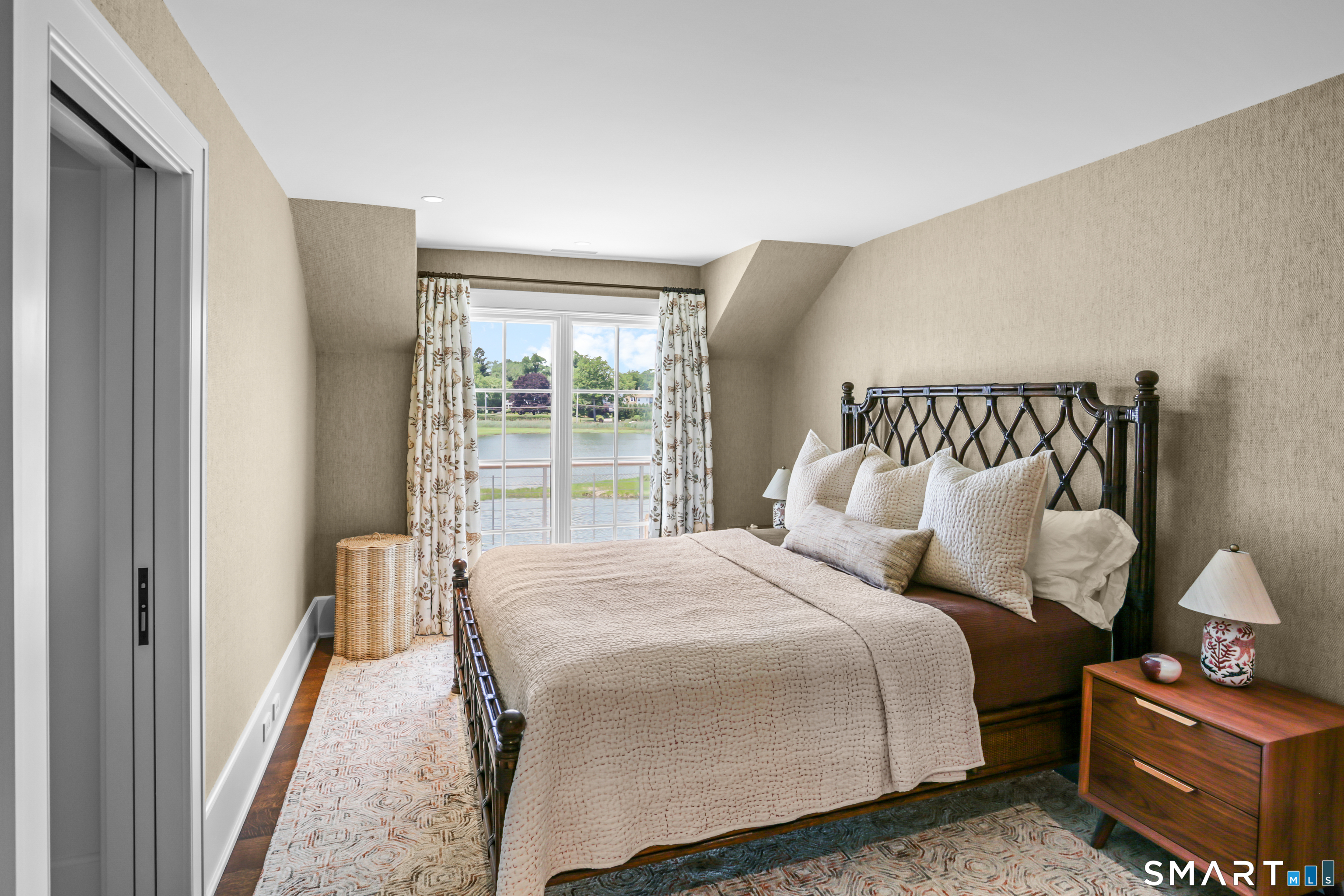 30 Edgewater Hillside Westport CT 06880