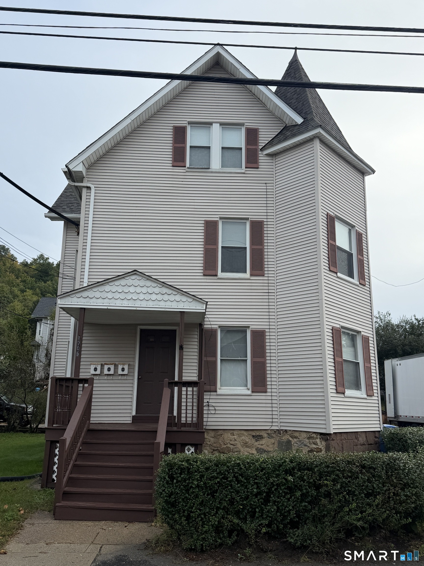 Waterbury CT, 1706 Thomaston Avenue, Unit 2