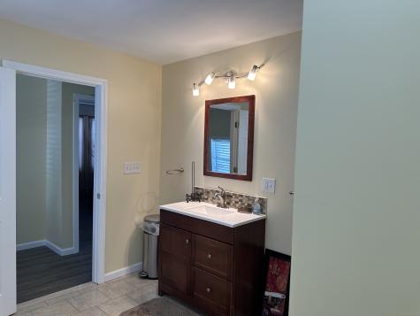 452 Newhall Street Hamden CT 06517