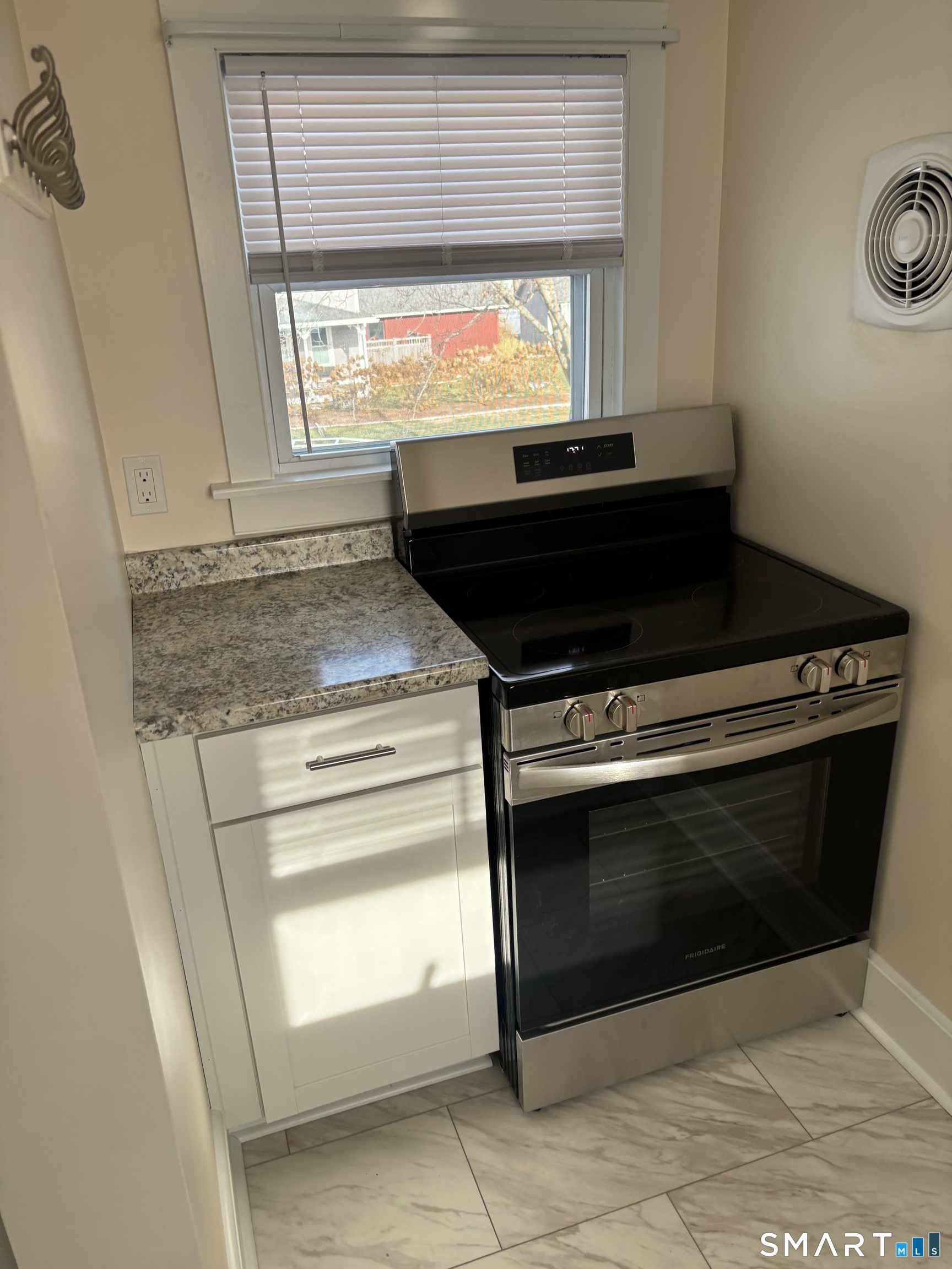95 Pennsylvania Avenue East Lyme CT 06357