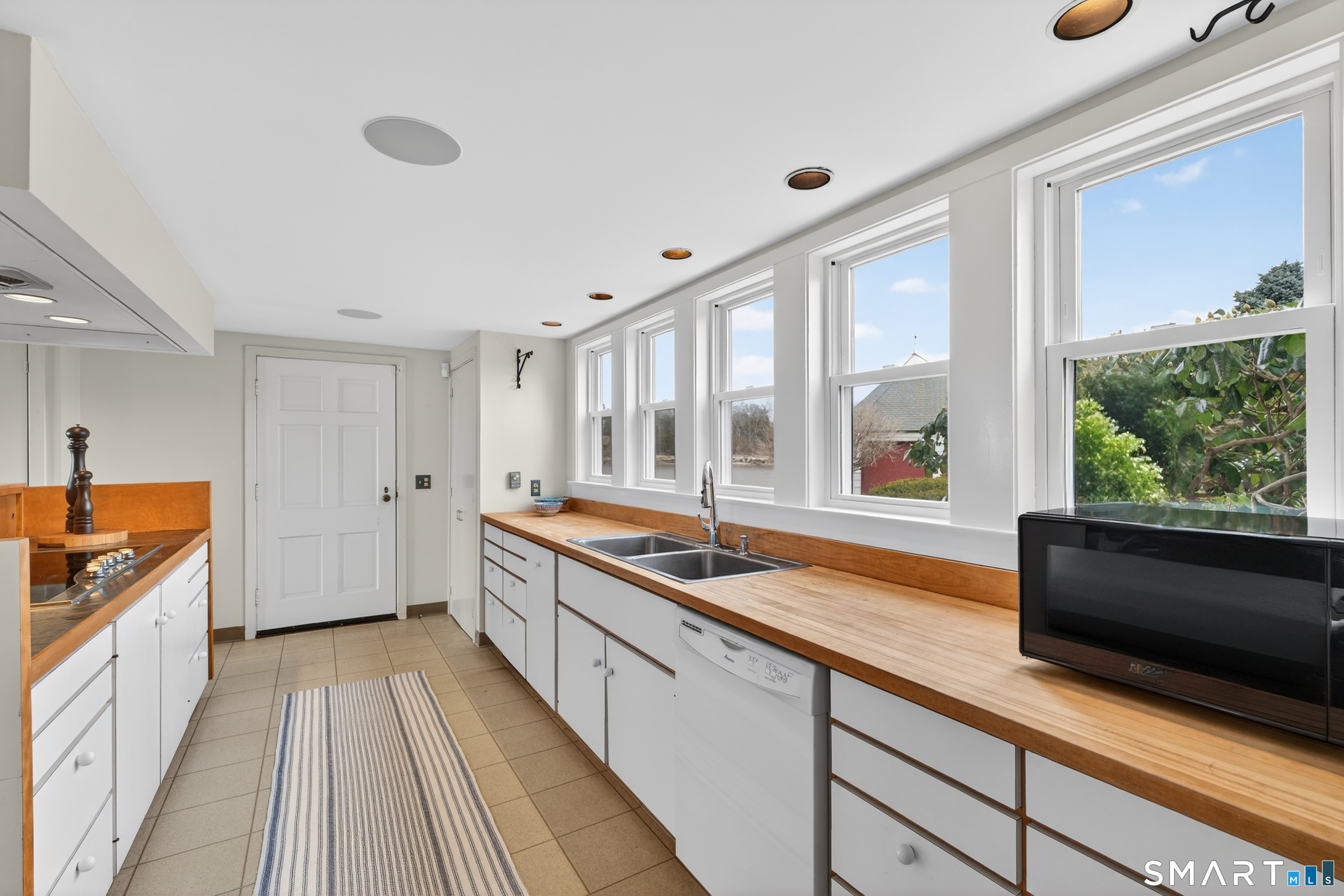 39 Vineyard Place Guilford CT 06437