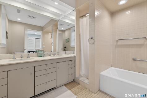 39 Vineyard Place Guilford CT 06437