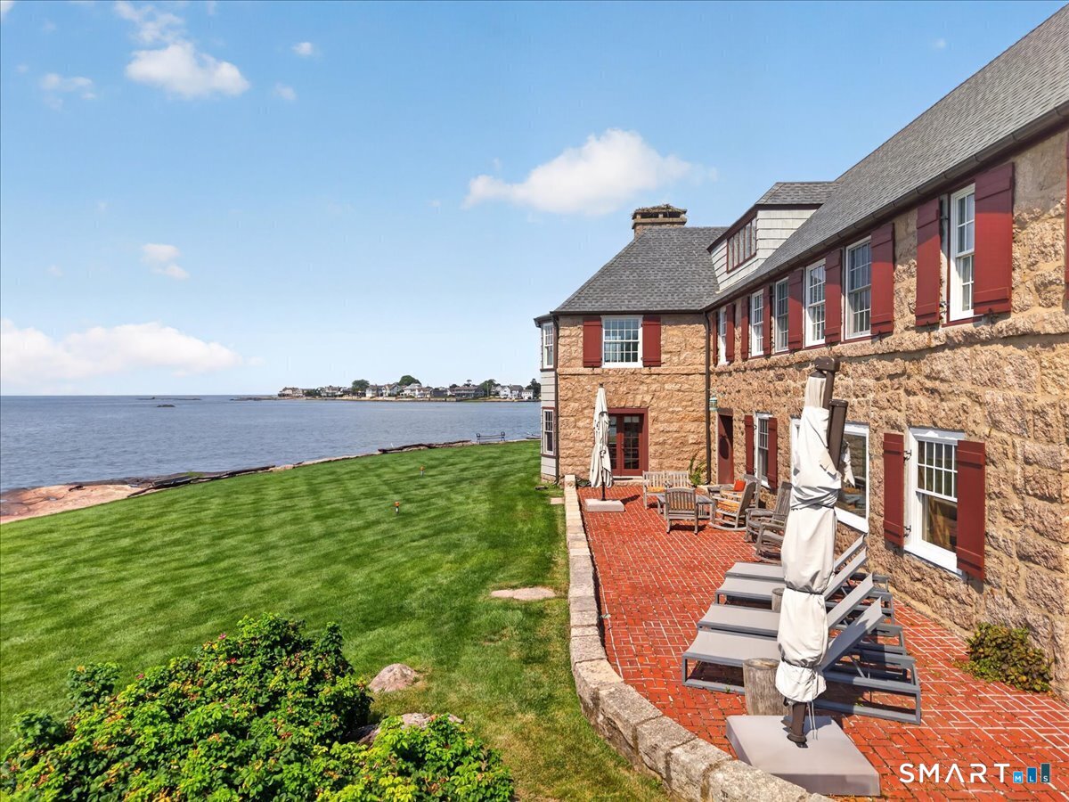 39 Vineyard Place Guilford CT 06437