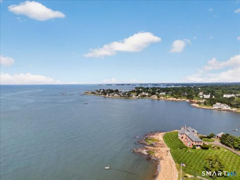 39 Vineyard Place Guilford CT 06437