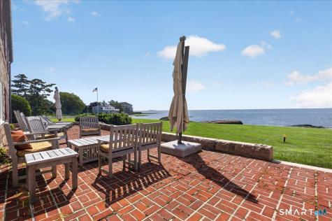 39 Vineyard Place Guilford CT 06437