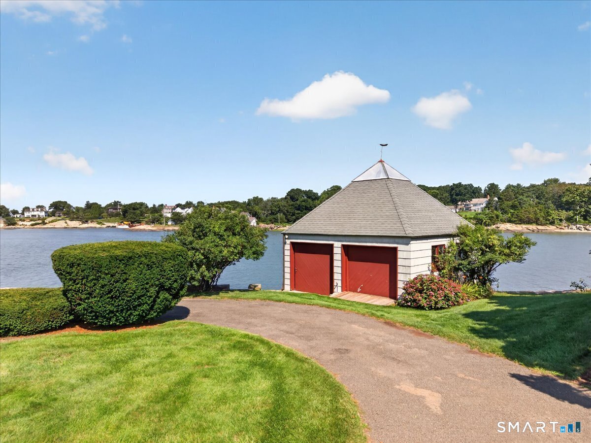 39 Vineyard Place Guilford CT 06437