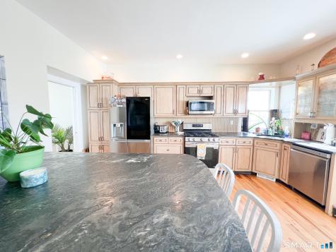 712 East Broadway Milford CT 06460