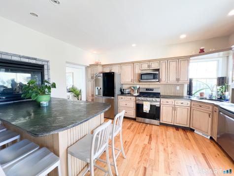 712 East Broadway Milford CT 06460