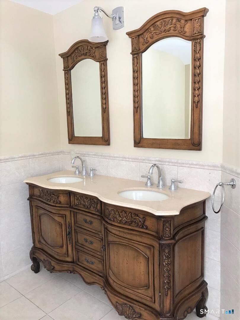 51 Continental Drive Ridgefield CT 06877