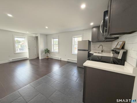 25 Brewer Street New London CT 06320