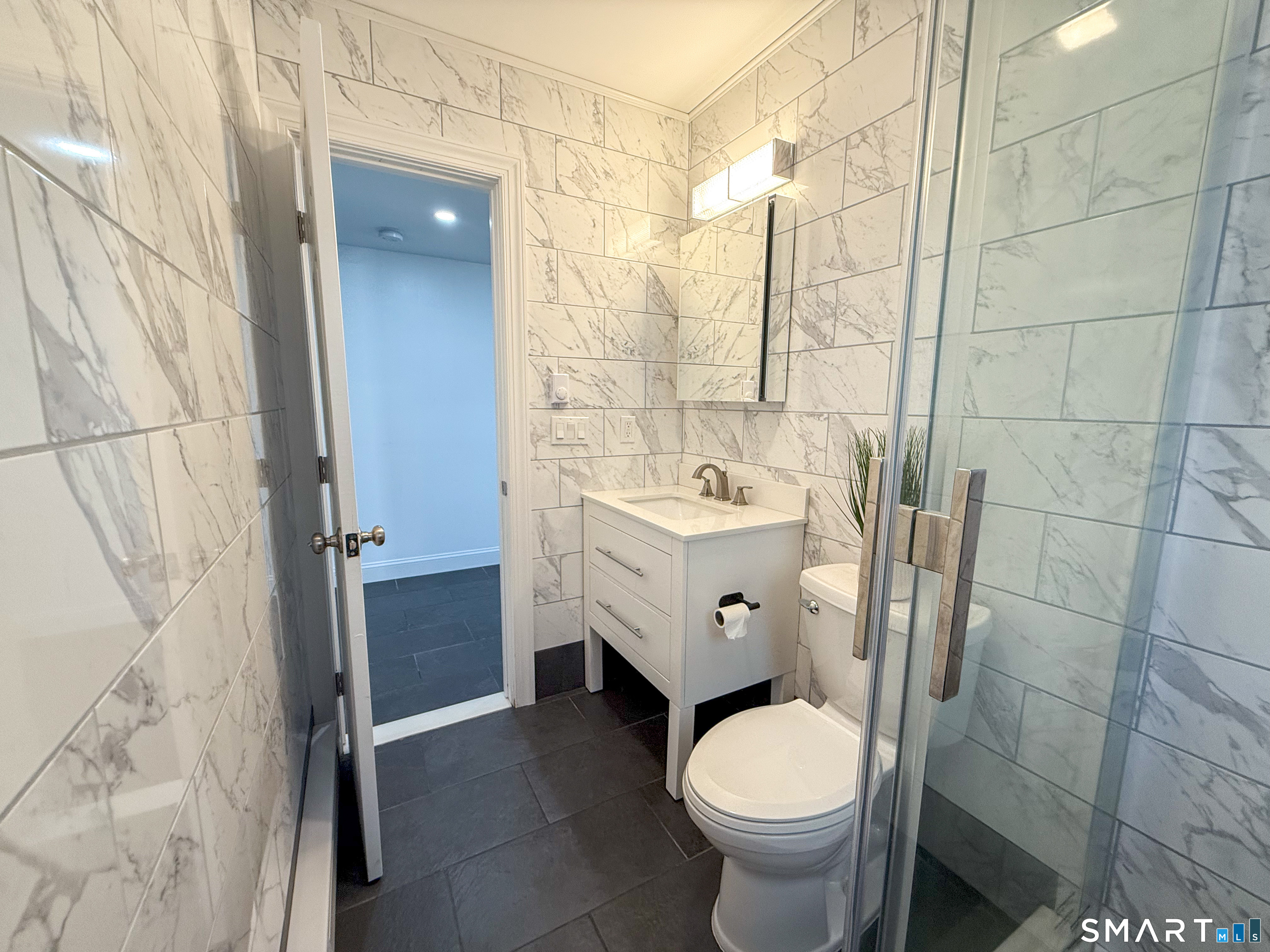 25 Brewer Street New London CT 06320