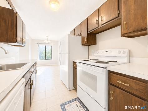 10 Woodsedge Drive Newington CT 06111