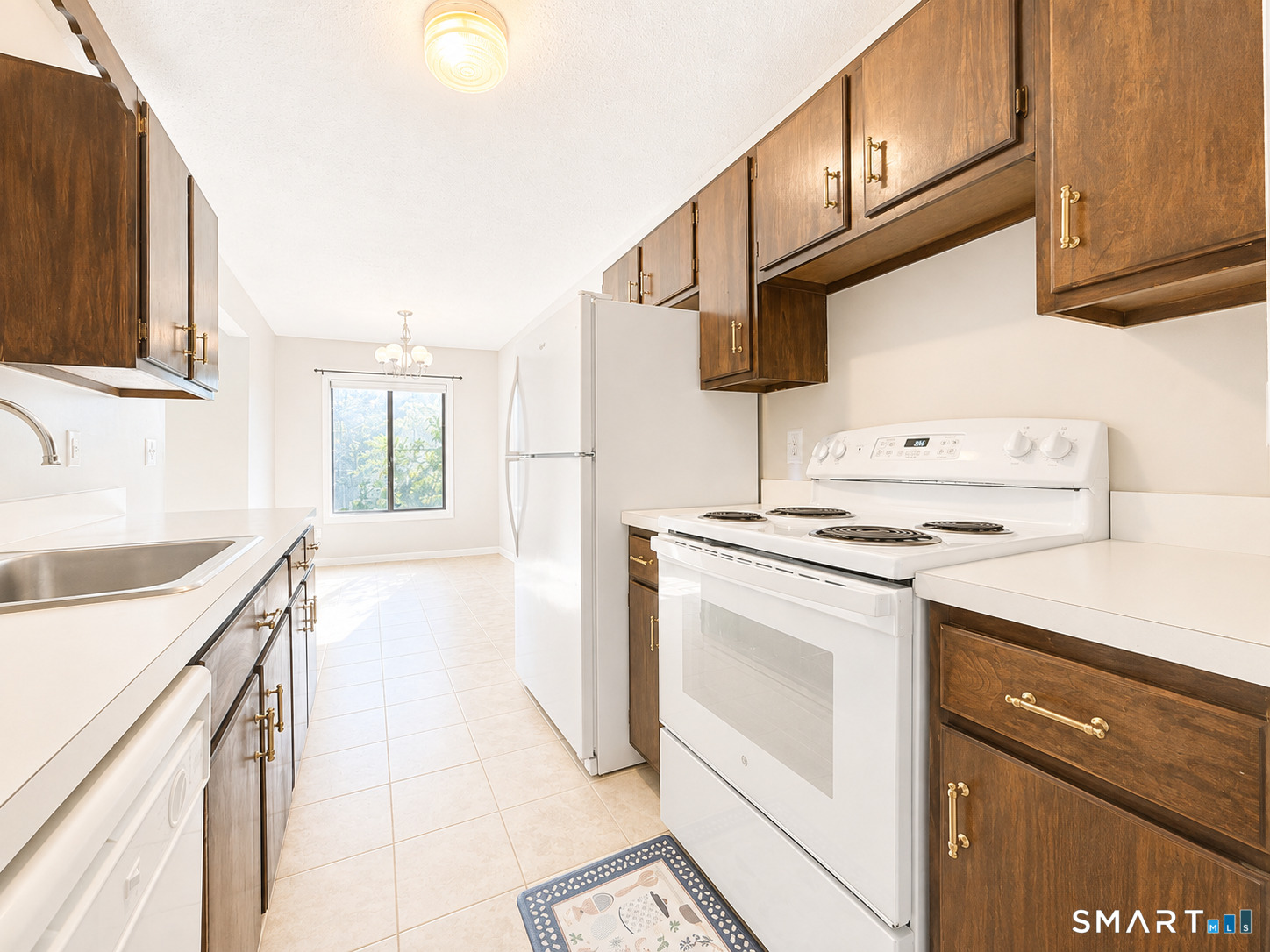 10 Woodsedge Drive Newington CT 06111