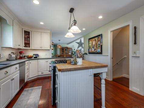 19 Ruffin Road Woodbury CT 06798