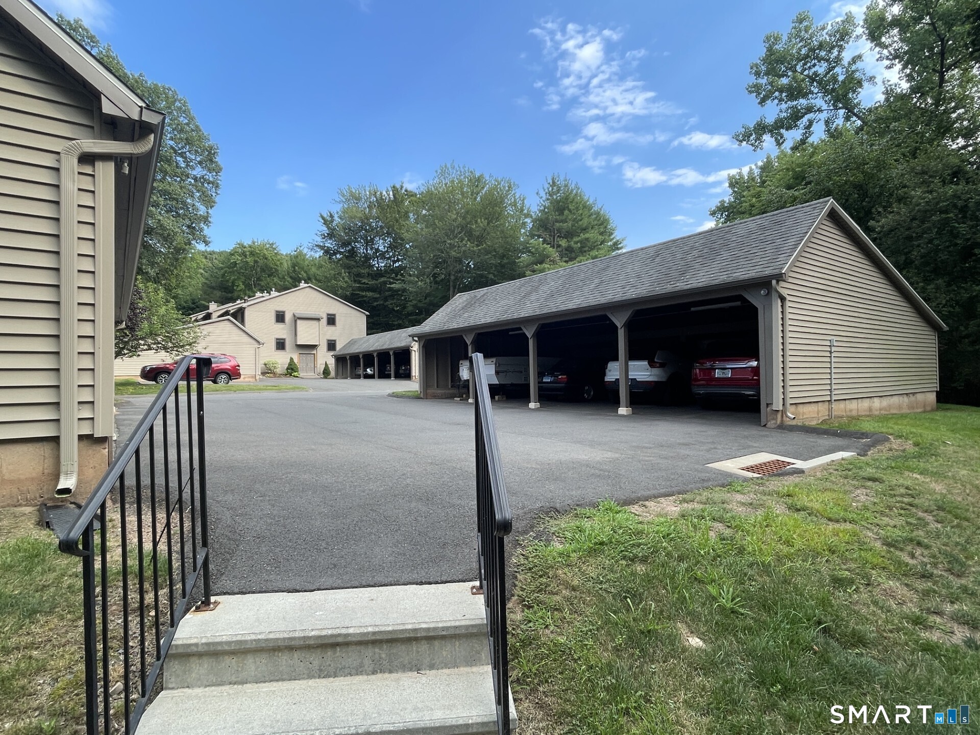 40 Conestoga Way Glastonbury CT 06033