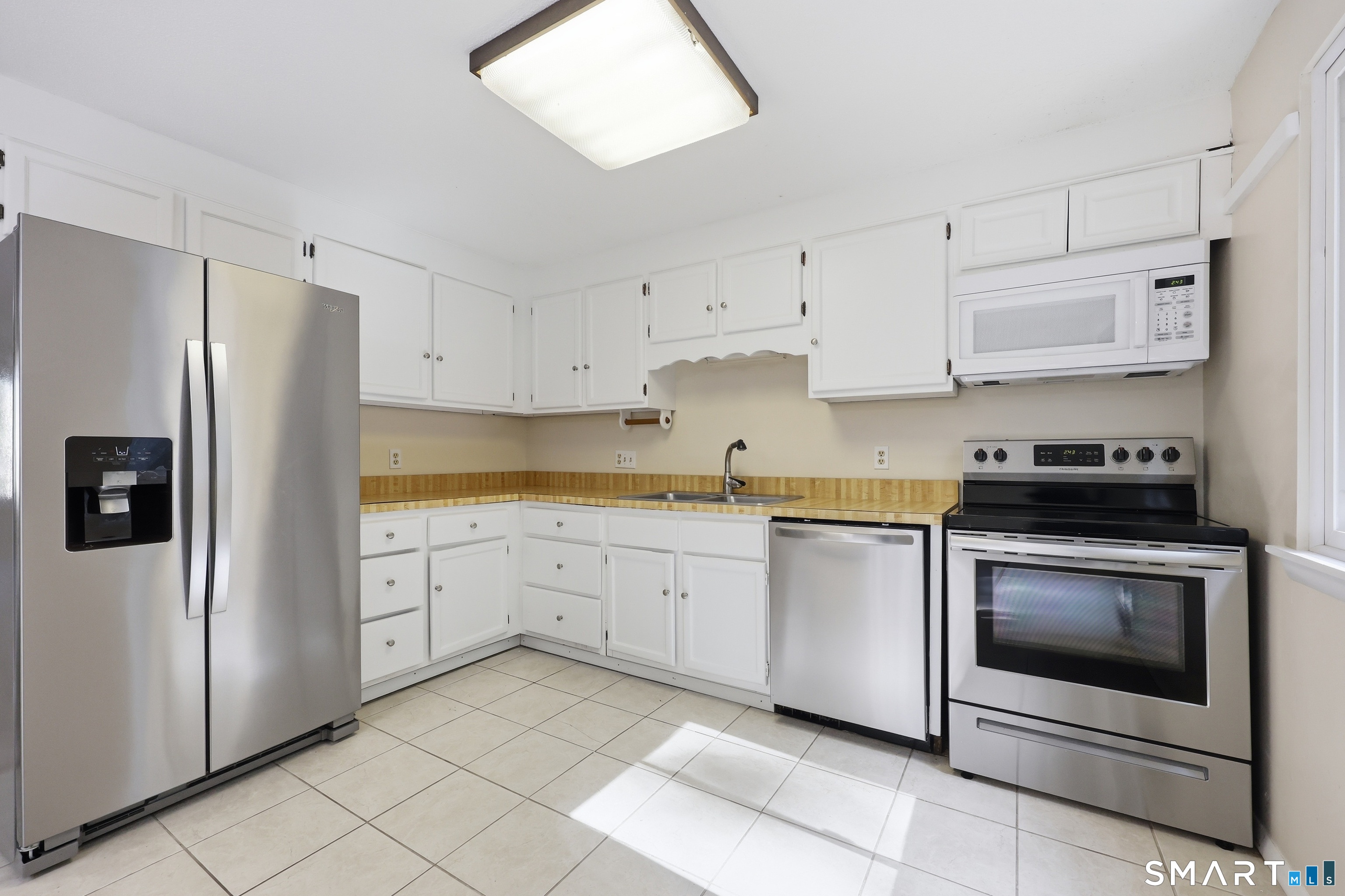 40 Conestoga Way Glastonbury CT 06033