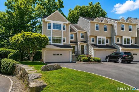 176 Governor Trumbull Way Trumbull CT 06611