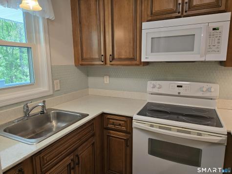 86 Hidden Knolls Circle Monroe CT 06468