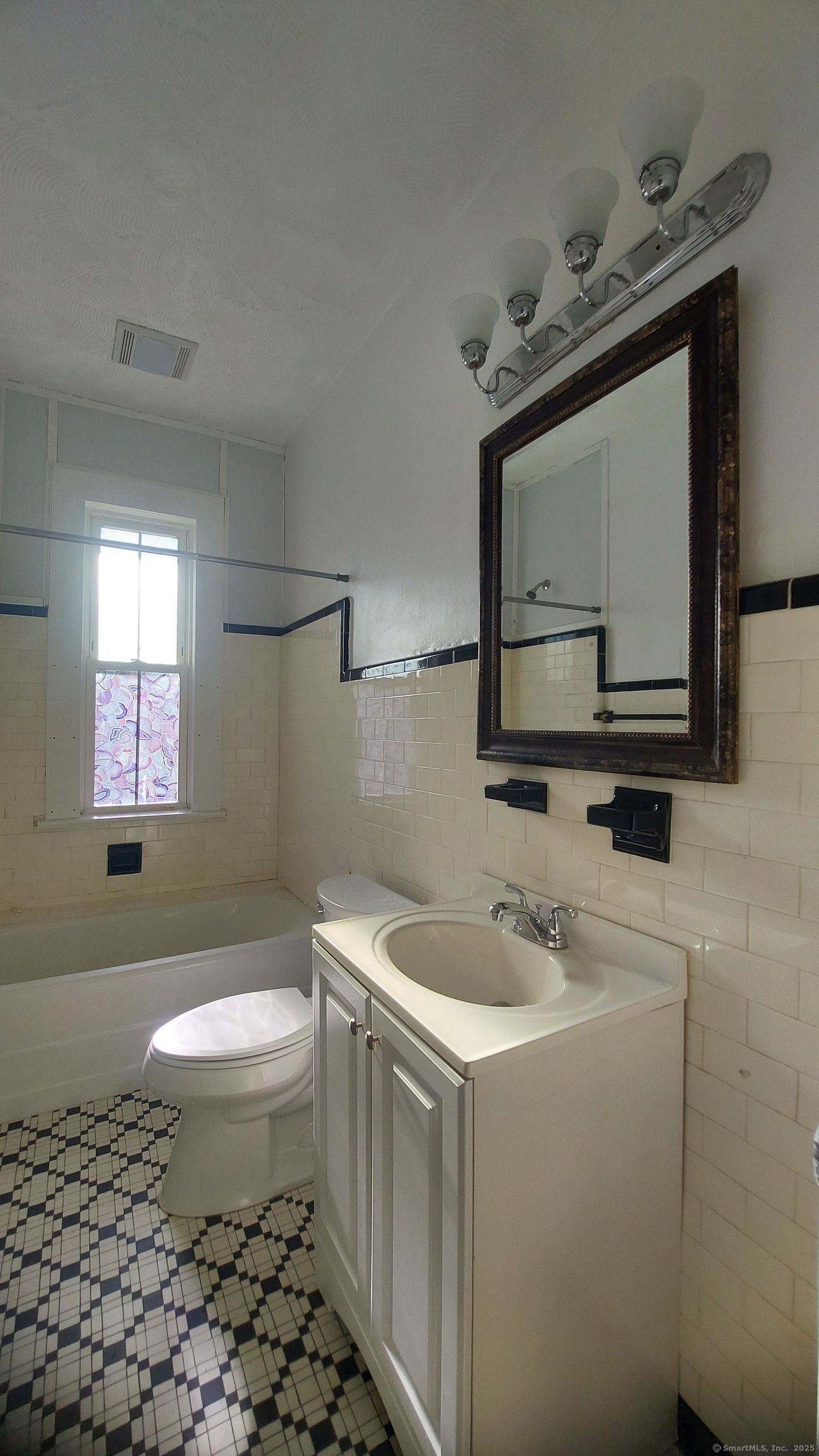 15 Broad Street Norwich CT 06360