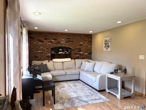 281 Abbe Road Enfield CT 06082