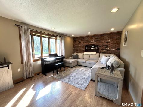281 Abbe Road Enfield CT 06082